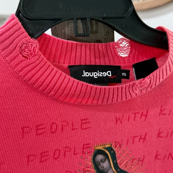 Desigual NWOT Evarista Pink Kindness Graphic Pink Sweater Sz XS Distressed - Picture 3 of 7
